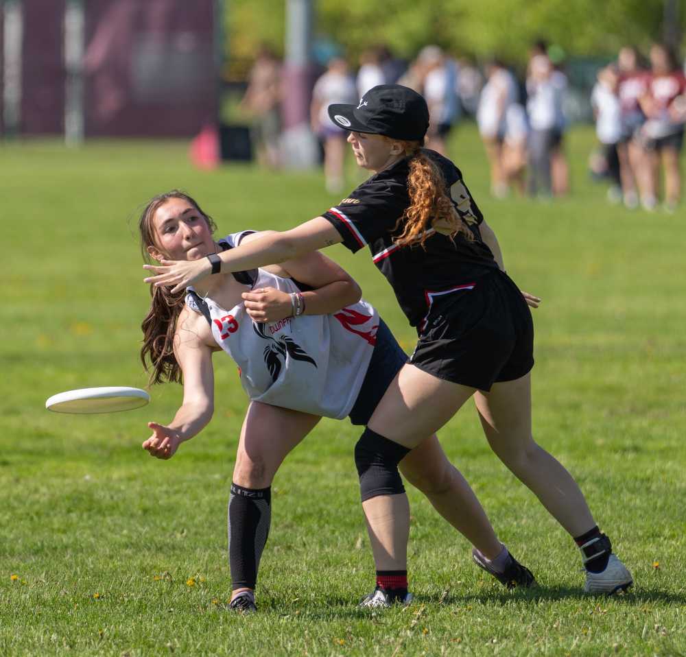 A Boston University Ultimate frisbee player tosses the frisbee. BU hosts 36 different club sports. PHOTO COURTESY OF BRYAN ZHANG