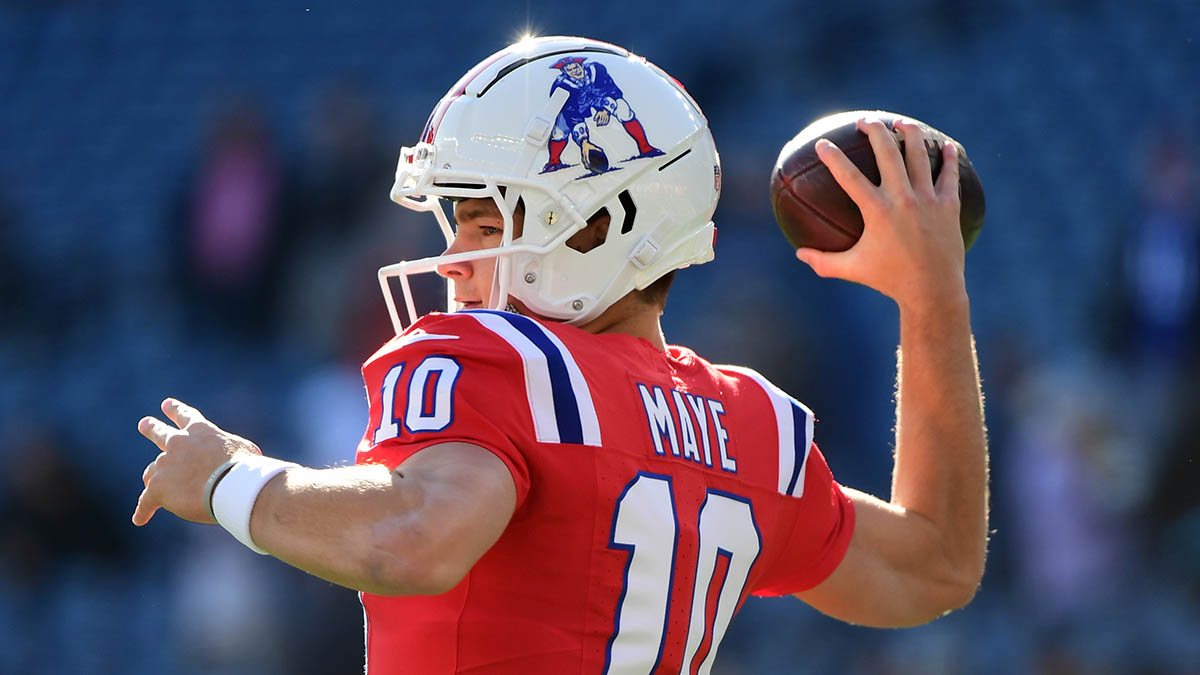 Patriots quarterback Drake Maye
