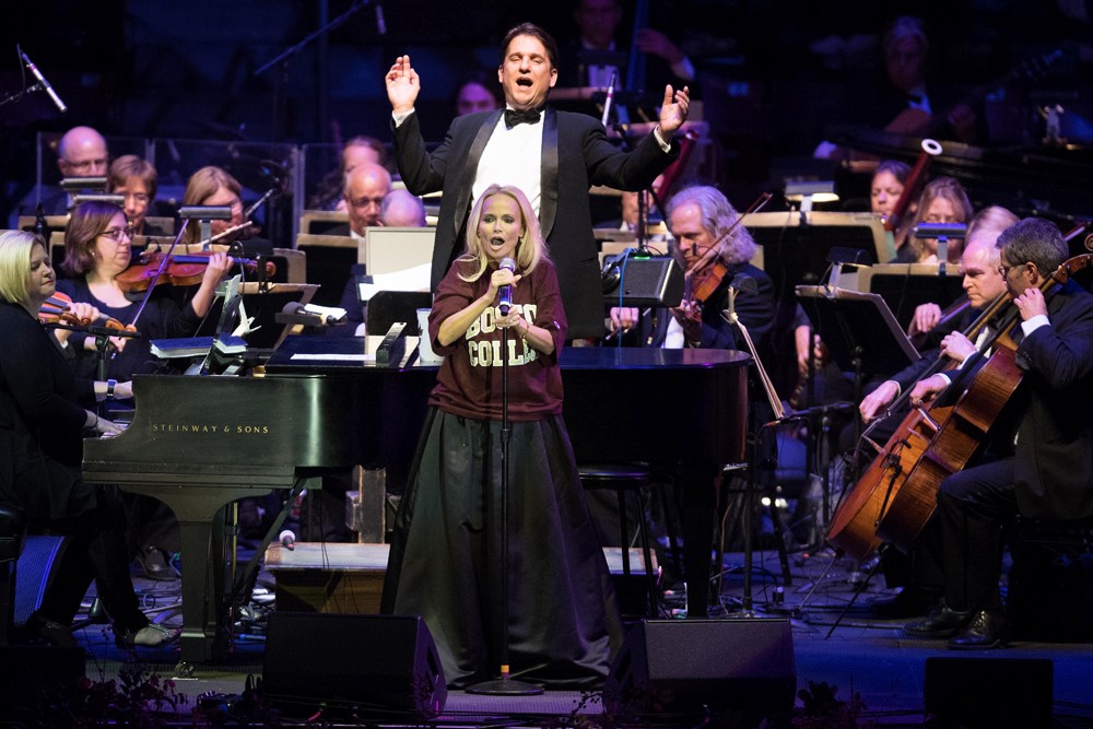 Keith Lockhart and the Boston Pops Esplanade Orchestra, with guest Kristin Chenoweth, at Pops on the Heights Keith Lockhart and the Boston Pops Esplanade Orchestra, with guest Kristin Chenoweth, at Pops on the Heights