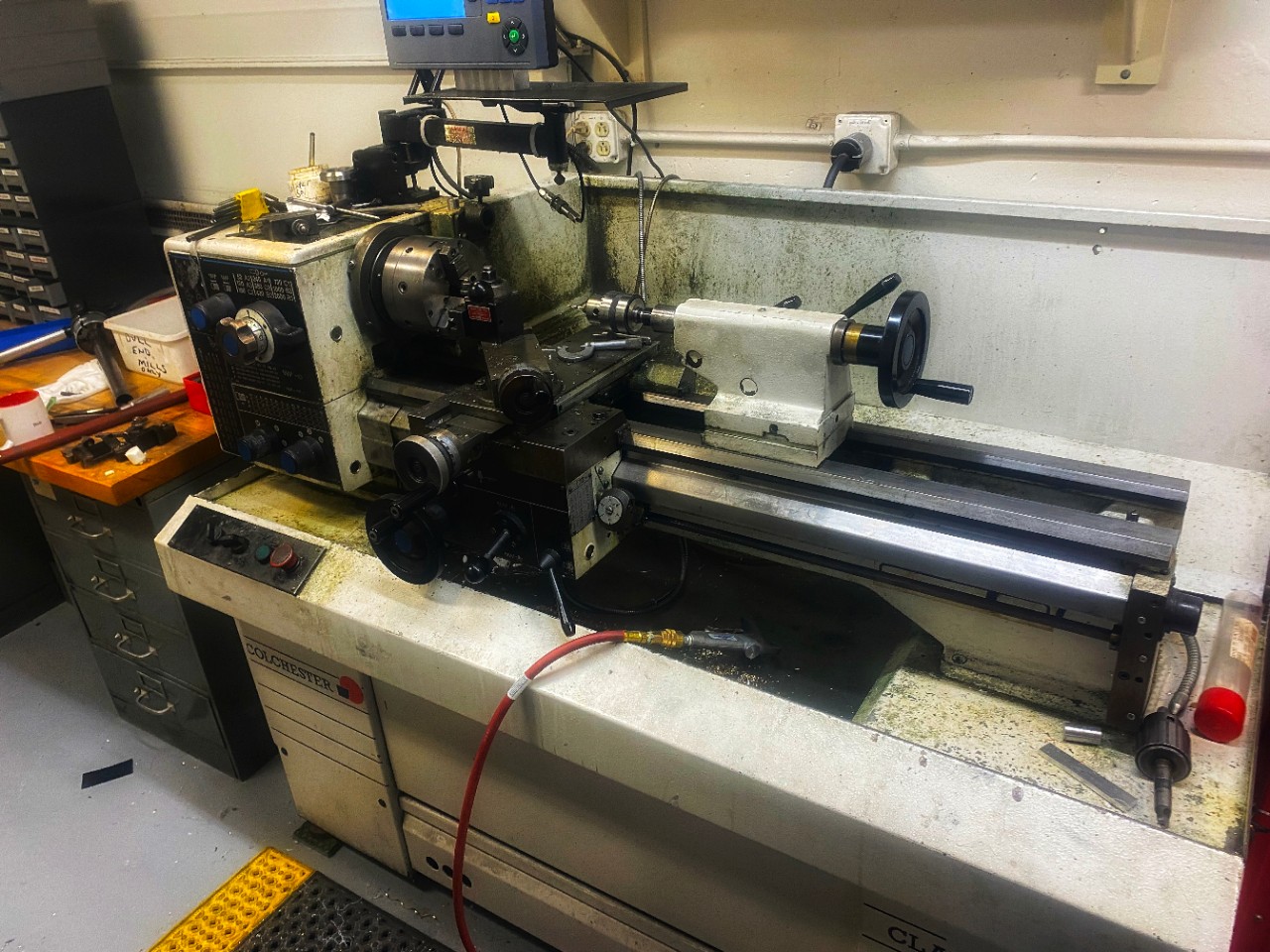 Manual Lathe Machine