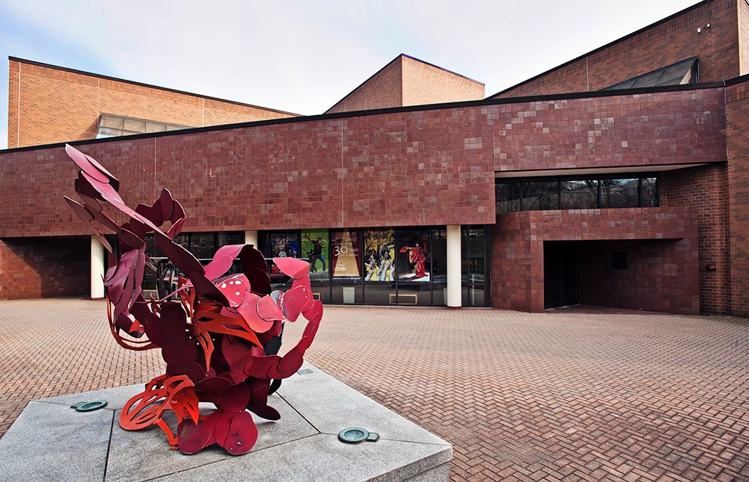 Robsham Theater Arts Center