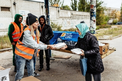 examples of employee volunteering apple