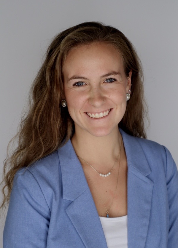 headshot of theresa gardner