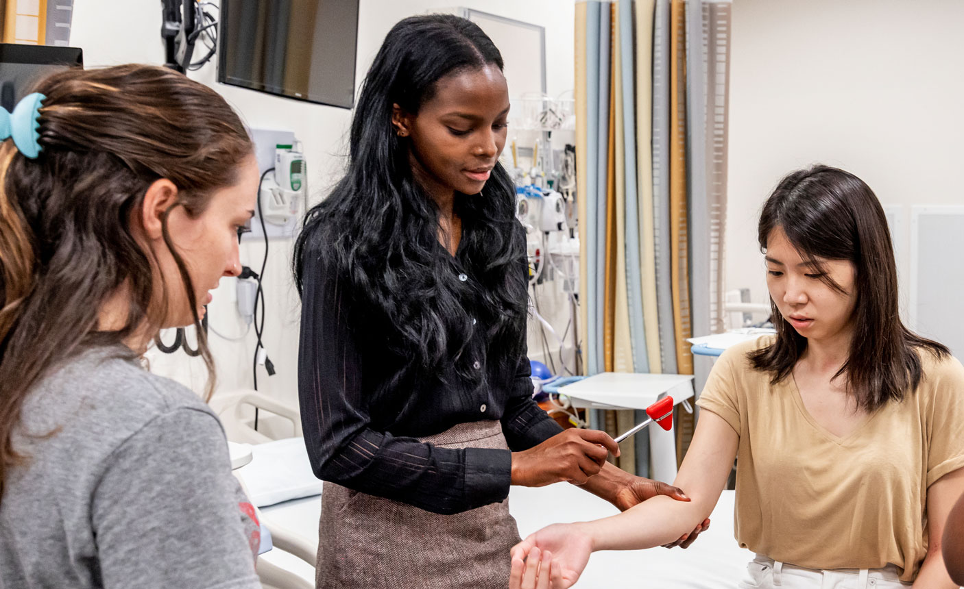 DNP students in the clinical learning laboratory