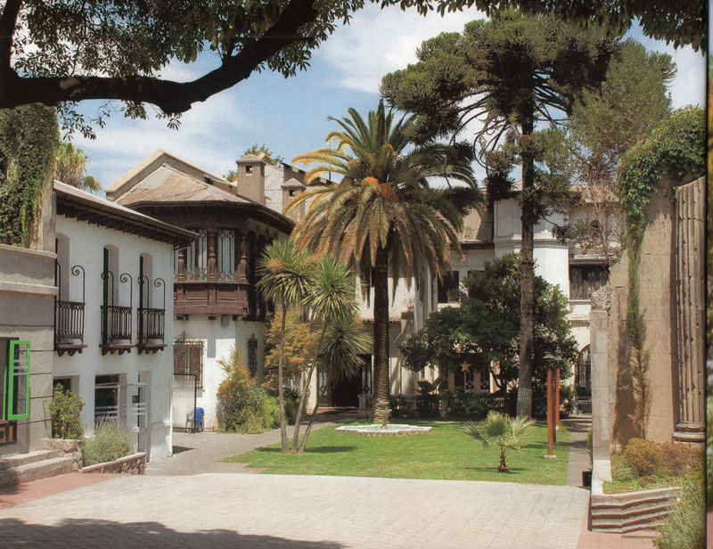 universidad alberto hurtado campus