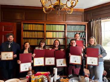Graduate students receive certificates