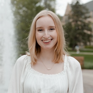 Photo of Ellie Lange